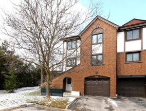 10-4230 Fieldgate Dr, Mississauga